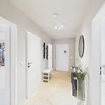 Adria 6 By Cosy Homes شقة